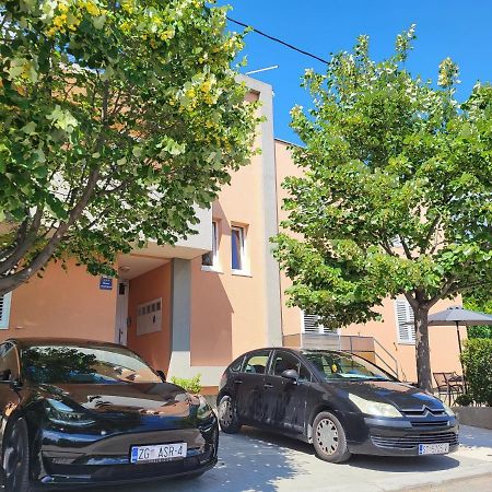 Apartment Gamma With Hydromassage Mini Pool Near Split Žrnovnica Eksteriør bilde