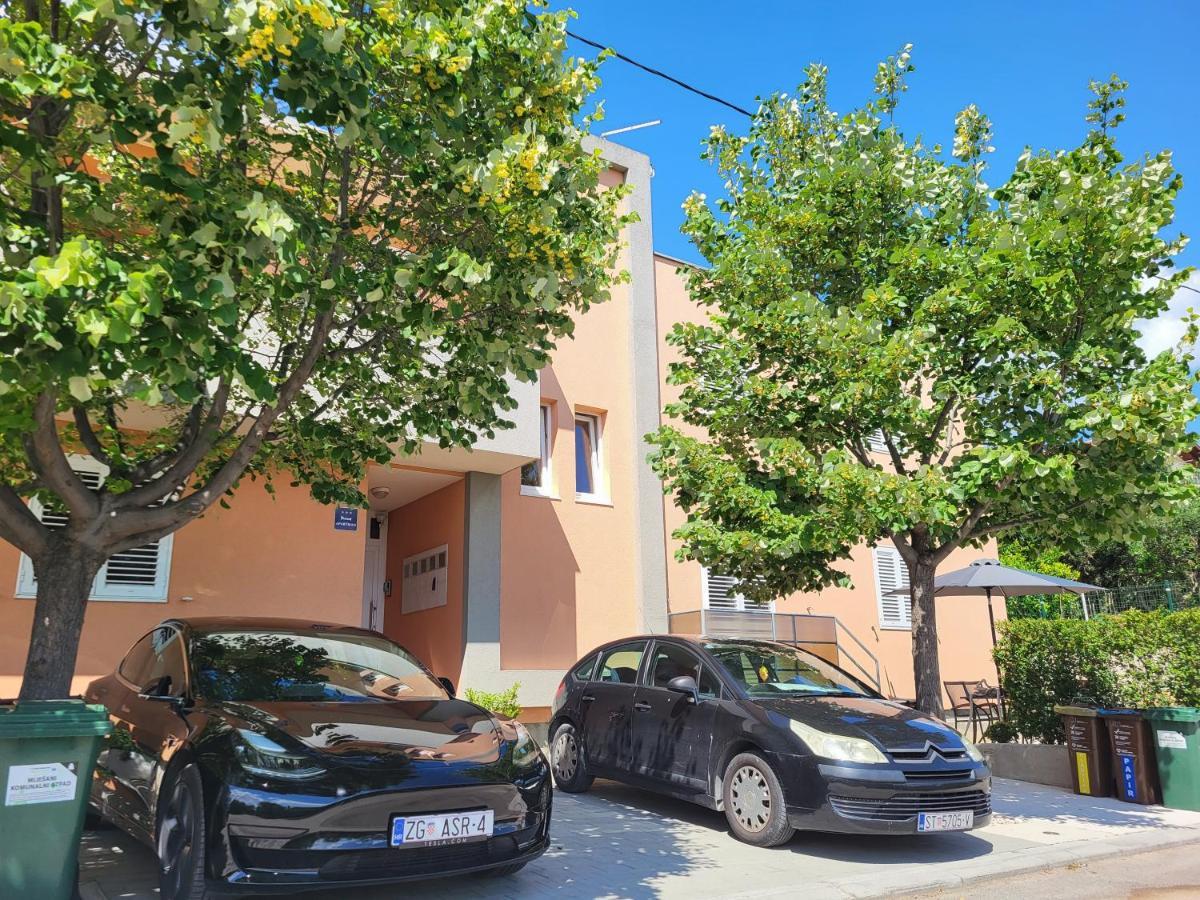 Apartment Gamma With Hydromassage Mini Pool Near Split Žrnovnica Eksteriør bilde