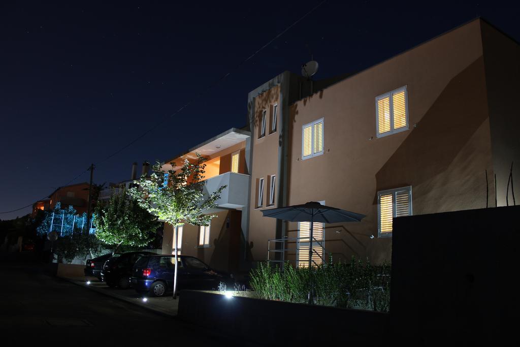 Apartment Gamma With Hydromassage Mini Pool Near Split Žrnovnica Eksteriør bilde