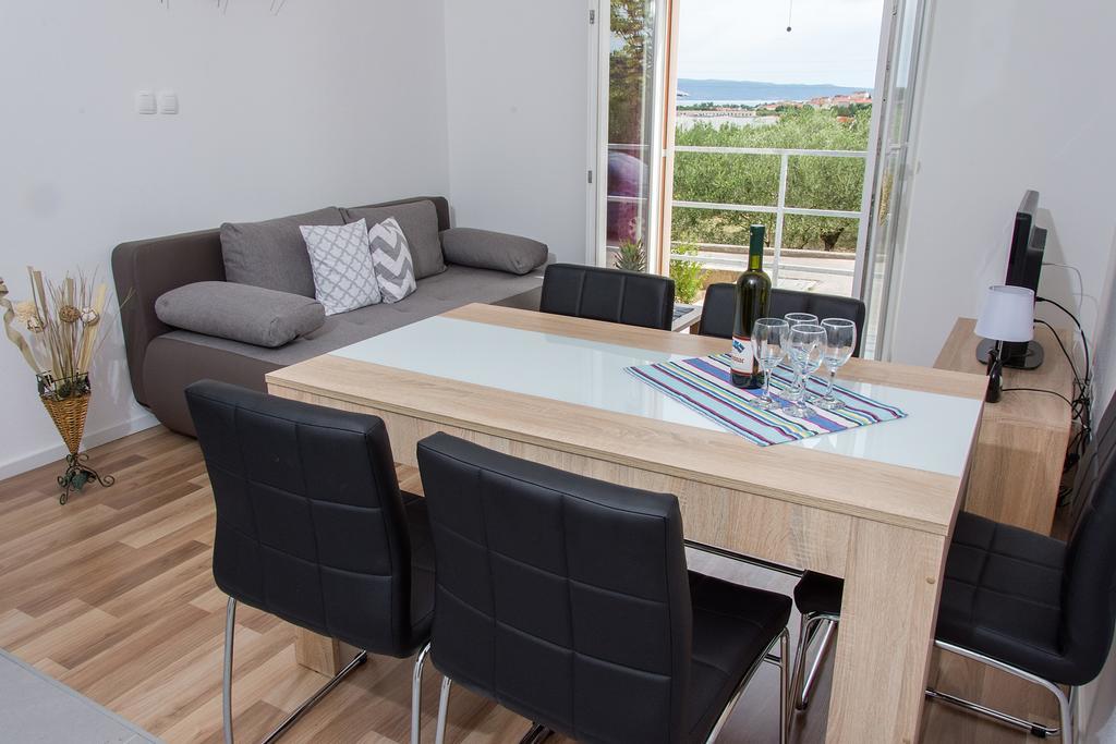 Apartment Gamma With Hydromassage Mini Pool Near Split Žrnovnica Eksteriør bilde